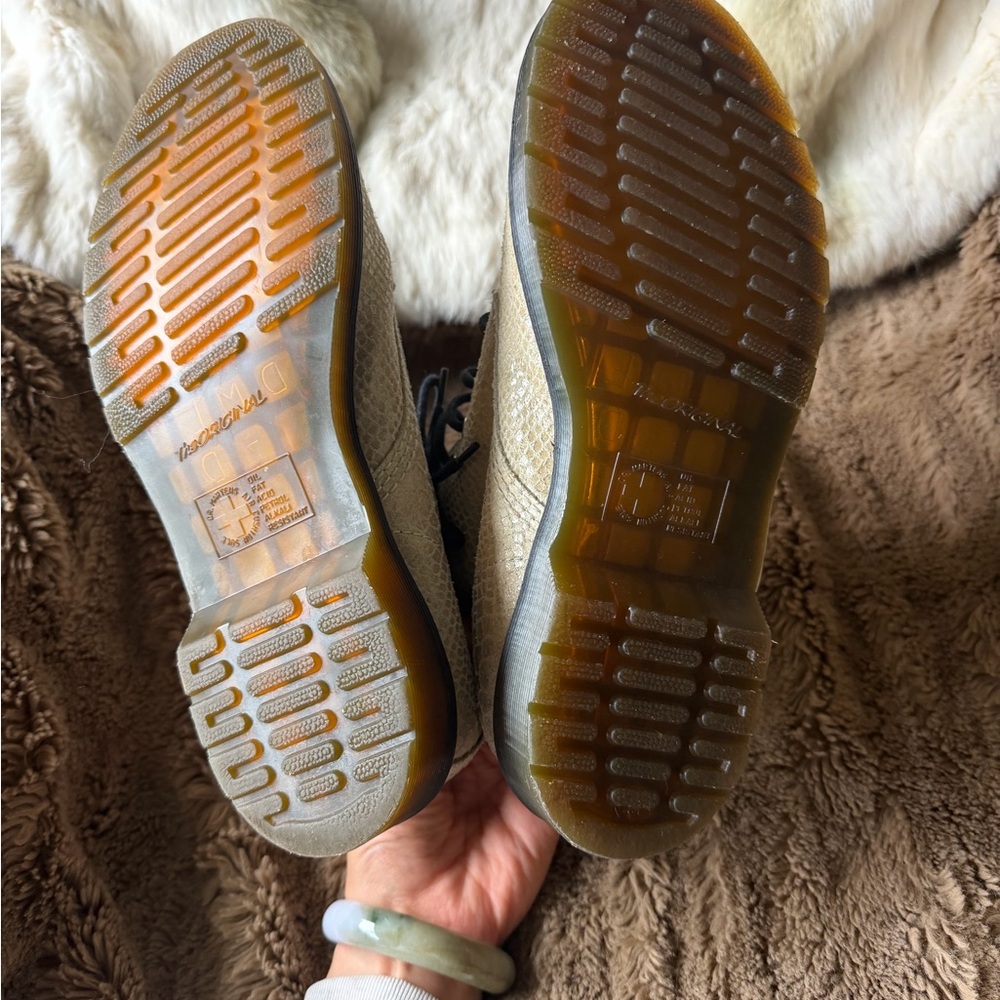 Beige snakeskin Textured Lace-Up Combat Boots doc marten - Picture 5 of 6